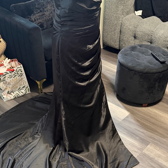 Elegant Black Satin Wedding Dress - Picture 2 of 7